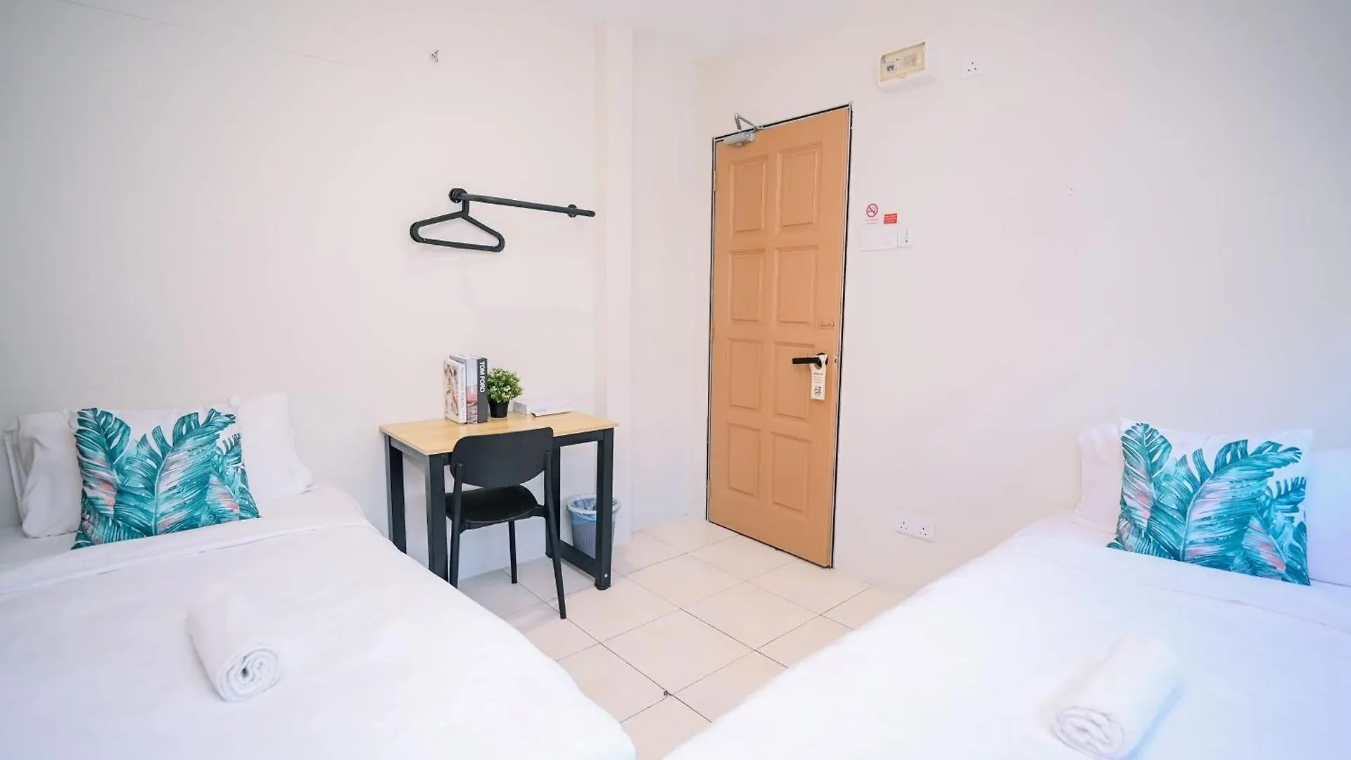 Swing & Pillows @ Malabar Τζωρτζ Τάουν Hostel